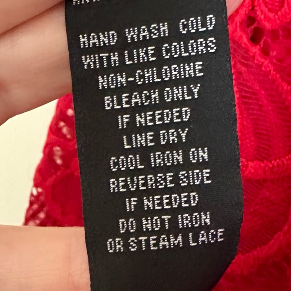 Red Lace Juniors Cocktail Dress. Size 7 - Picture 7 of 8